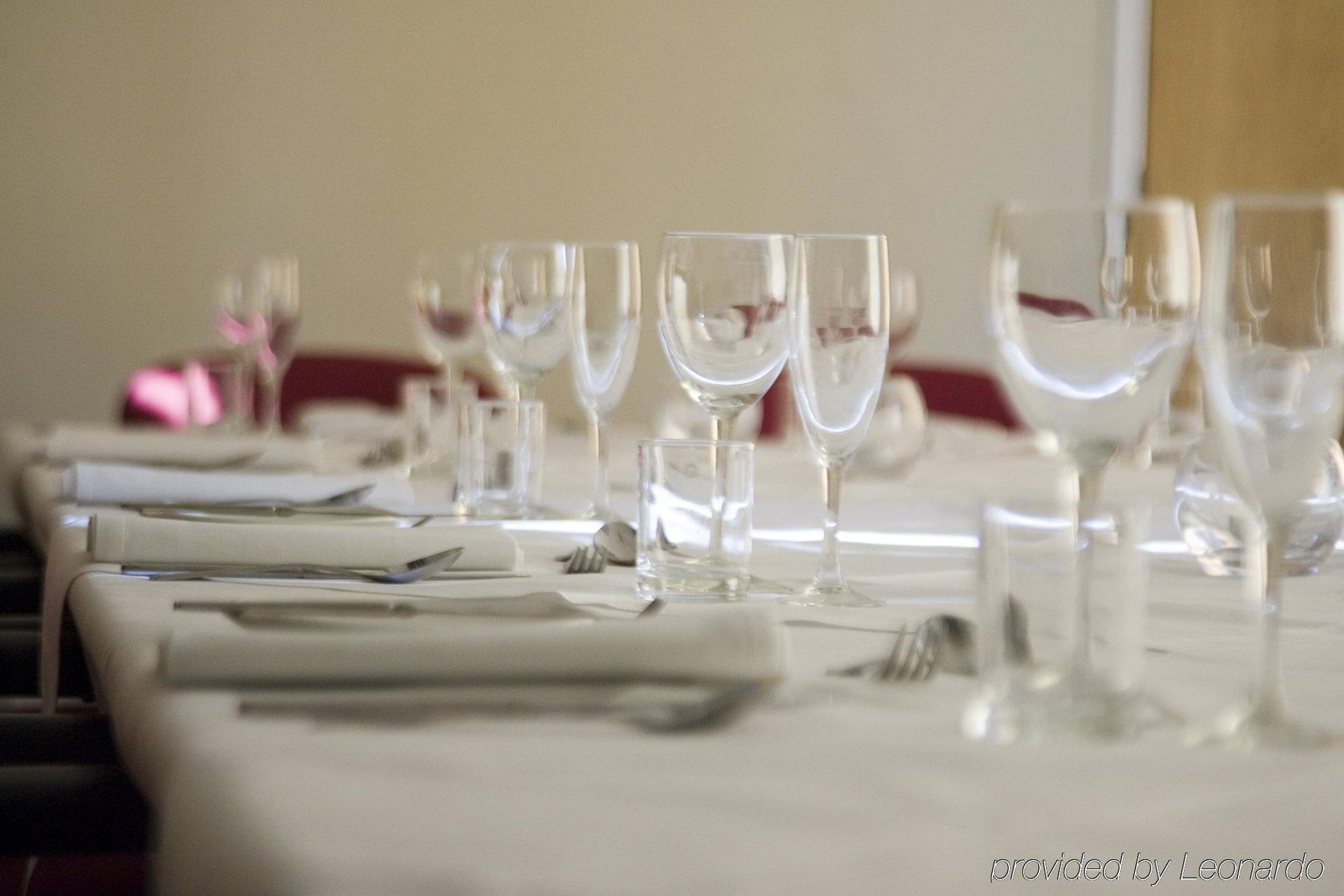 Holiday Inn Warrington By Ihg Exterior foto