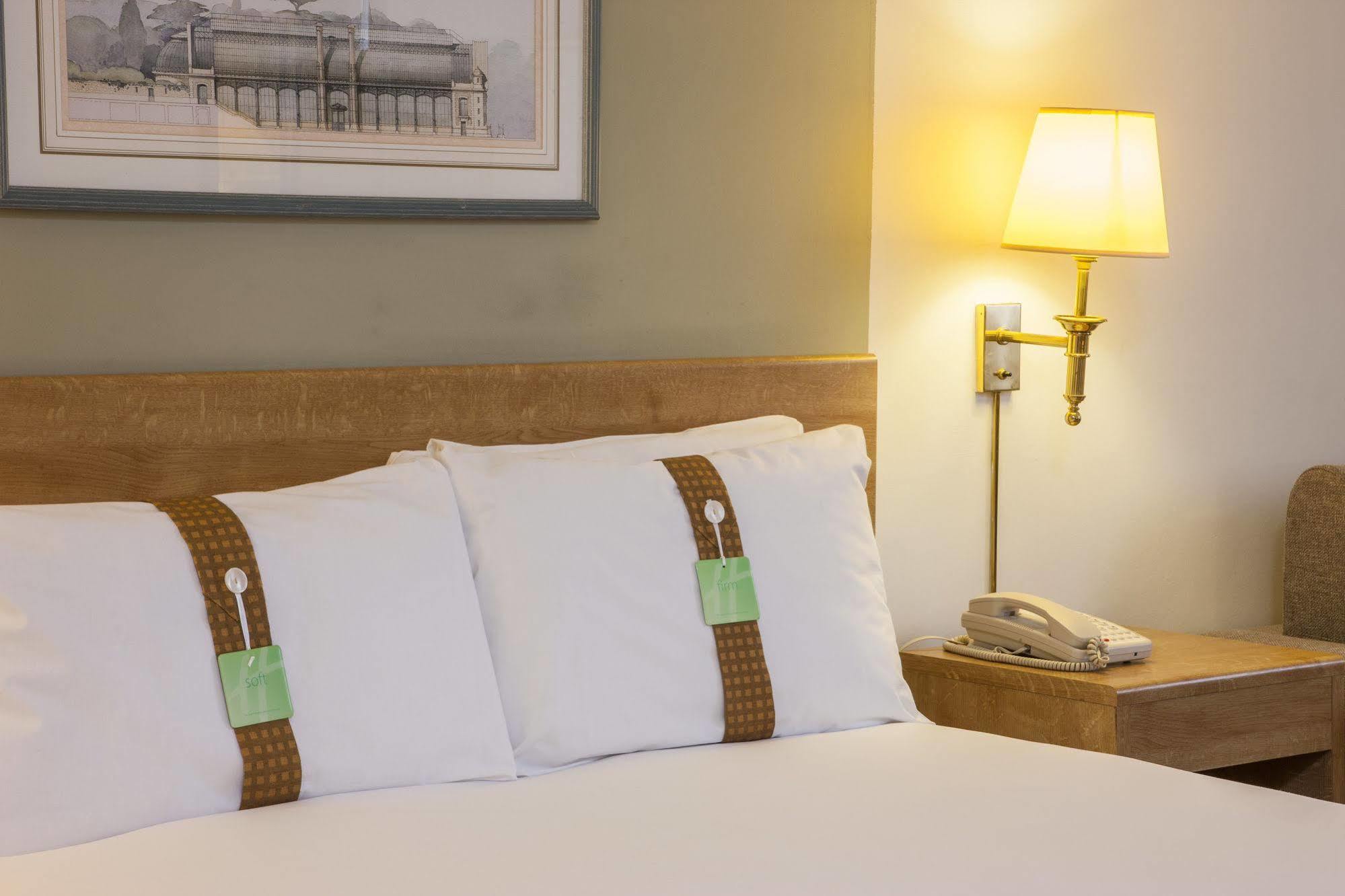 Holiday Inn Warrington By Ihg Exterior foto