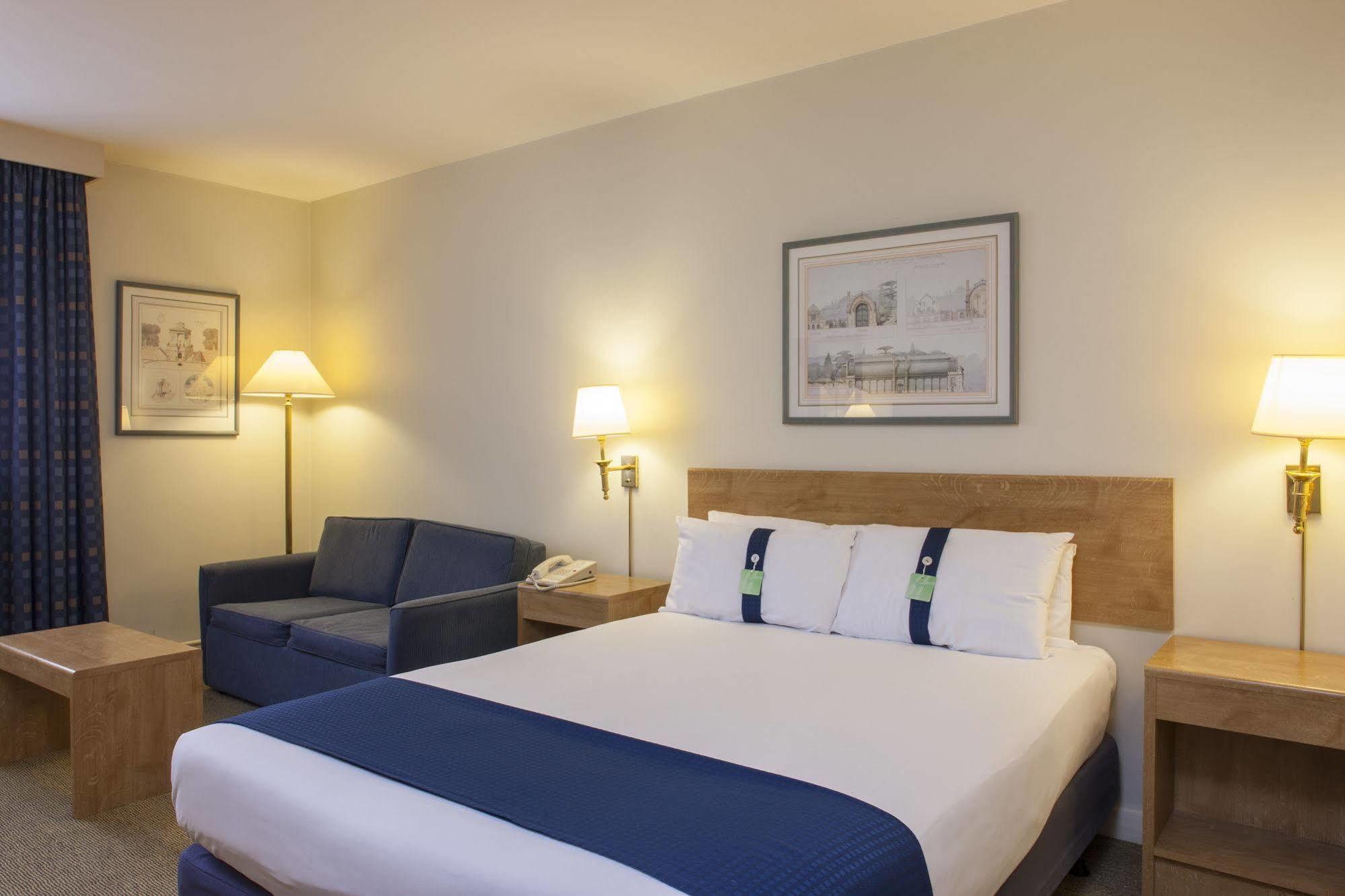 Holiday Inn Warrington By Ihg Exterior foto